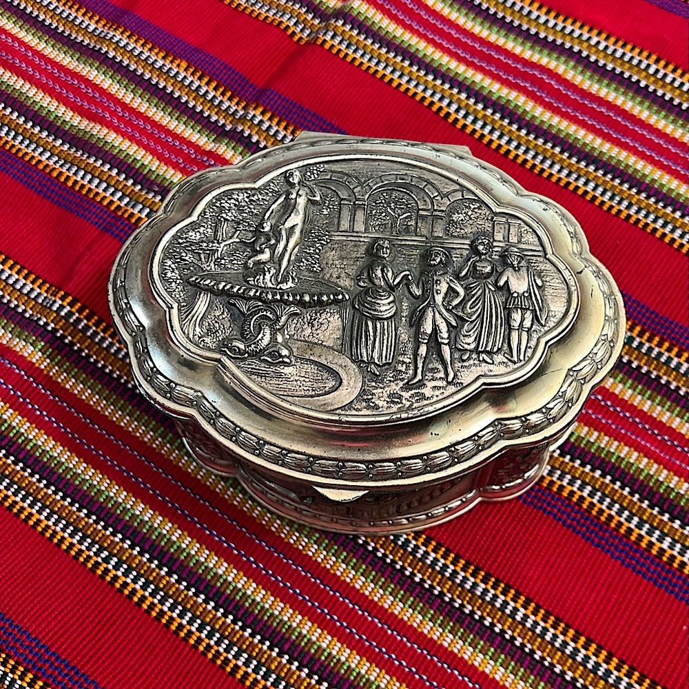Silver jewelry box 5.5 x 4.5 by Eleanor Claire made in Japan